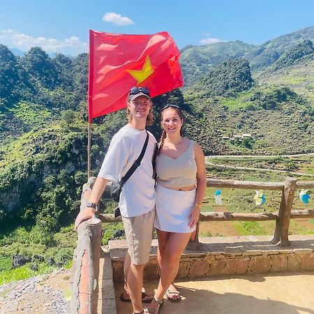 Strawberry House , Tour & Motorbikes Rentel Bed and Breakfast Ha Giang Buitenkant foto