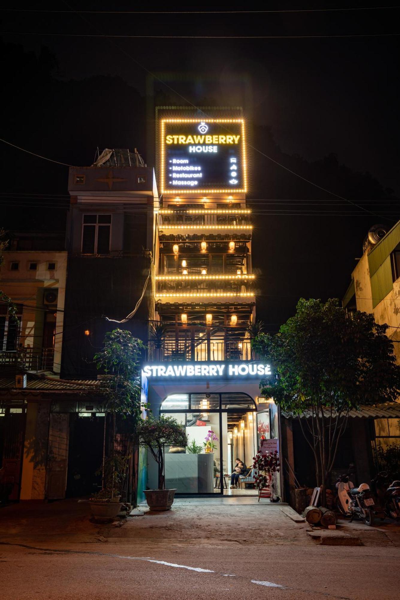 Strawberry House , Tour & Motorbikes Rentel Bed and Breakfast Ha Giang Buitenkant foto