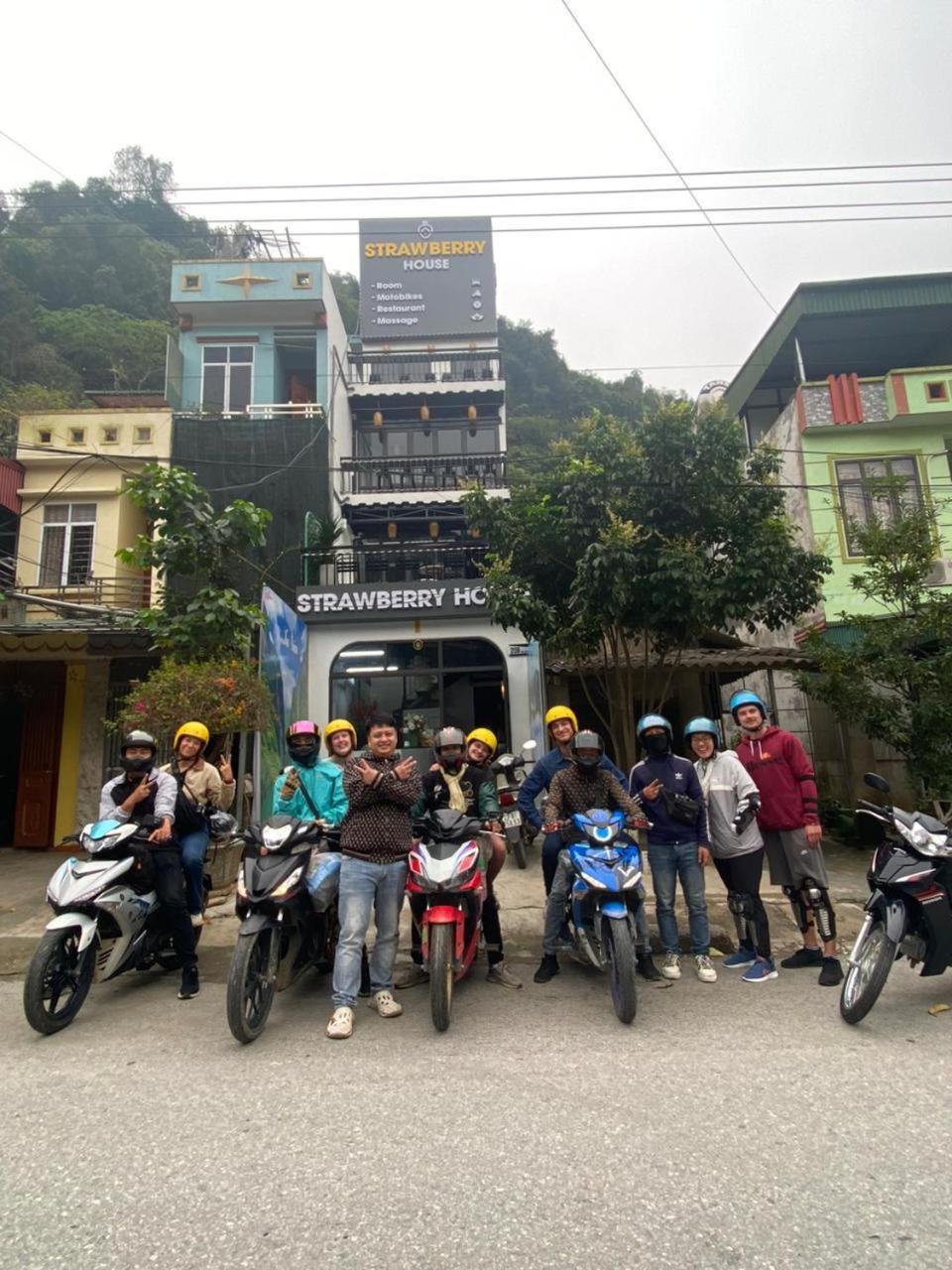 Strawberry House , Tour & Motorbikes Rentel Bed and Breakfast Ha Giang Buitenkant foto