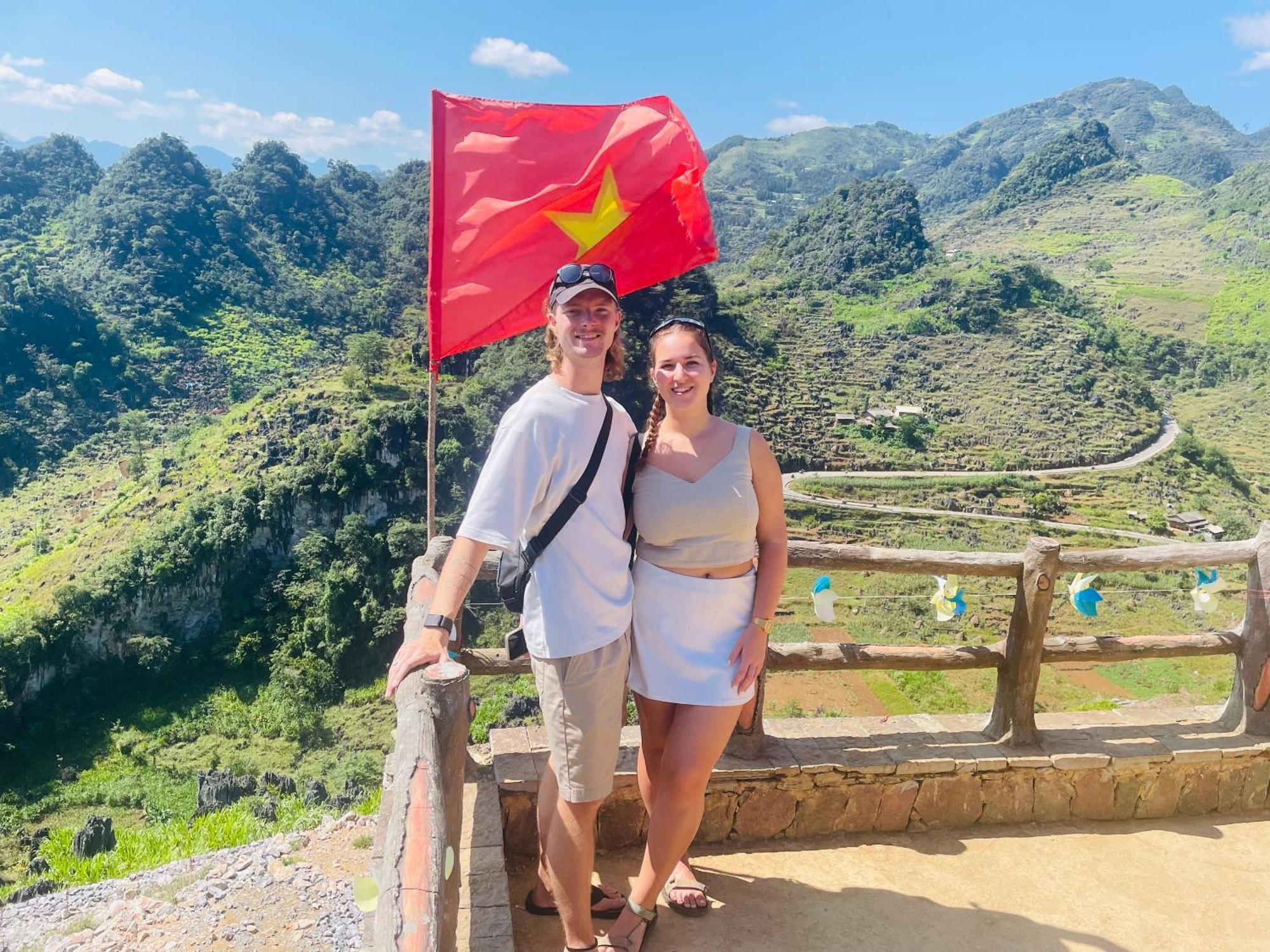 Strawberry House , Tour & Motorbikes Rentel Bed and Breakfast Ha Giang Buitenkant foto
