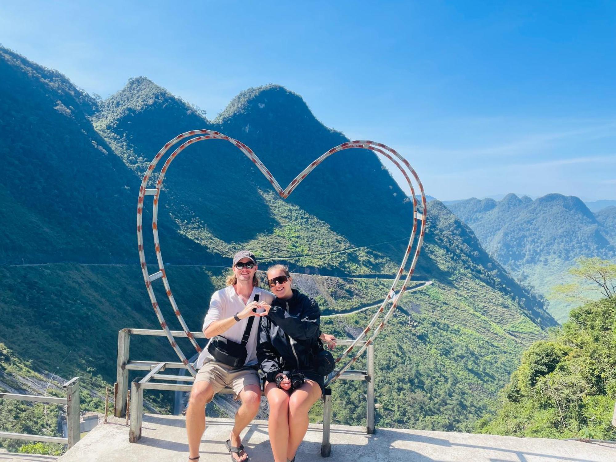 Strawberry House , Tour & Motorbikes Rentel Bed and Breakfast Ha Giang Buitenkant foto
