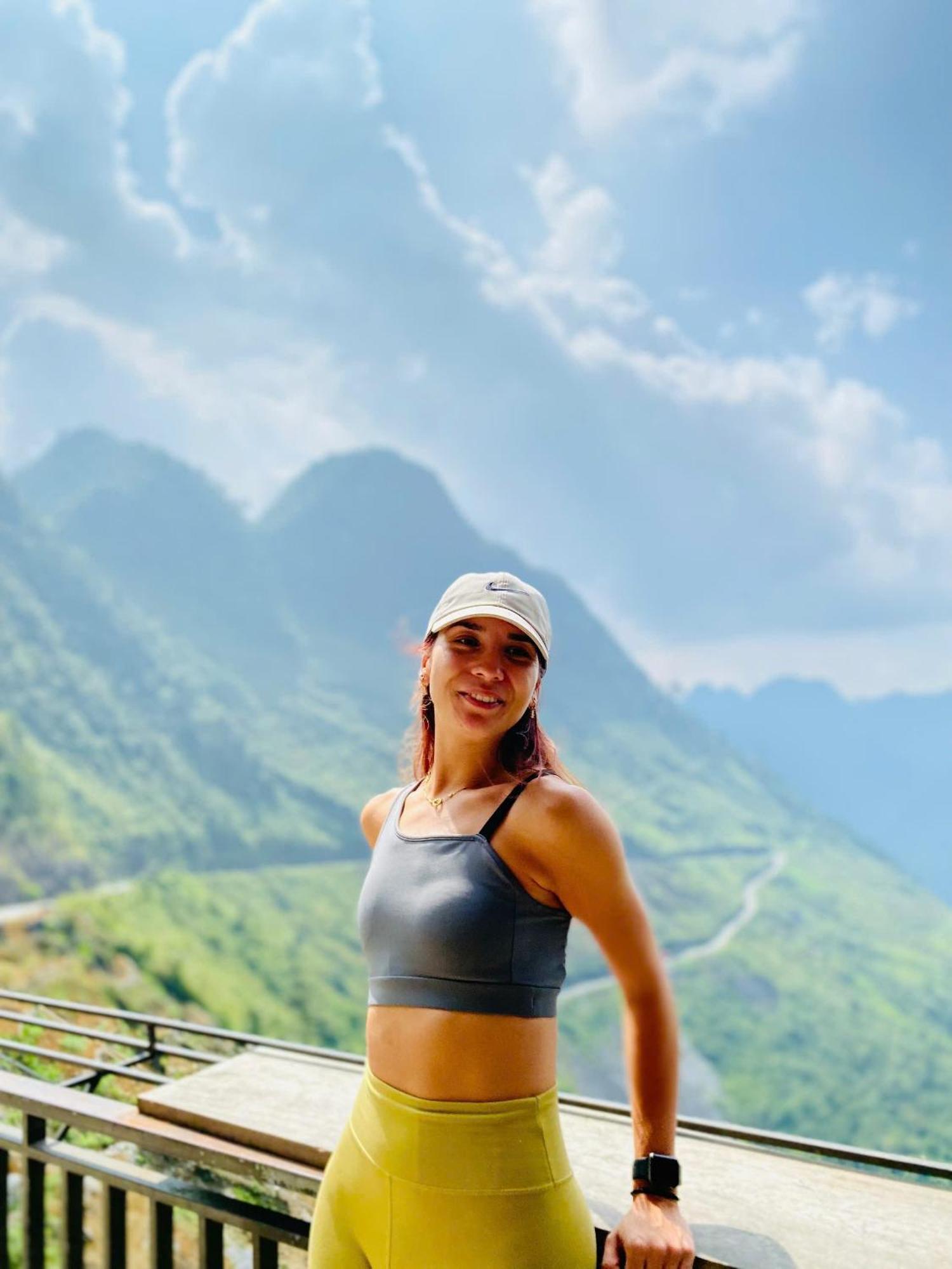 Strawberry House , Tour & Motorbikes Rentel Bed and Breakfast Ha Giang Buitenkant foto