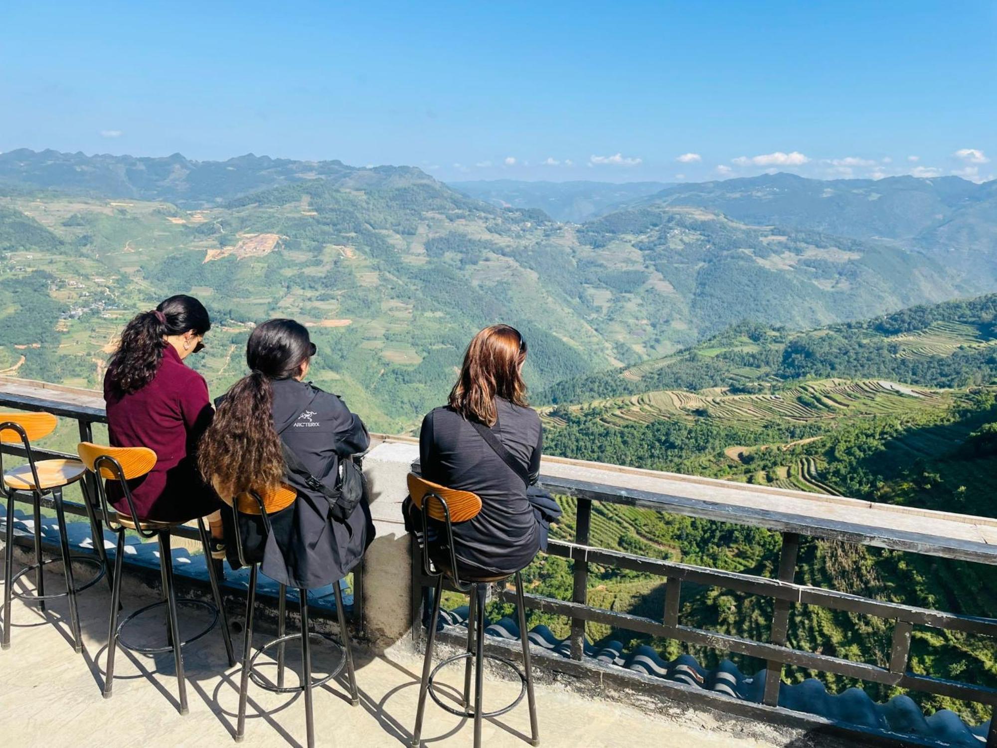 Strawberry House , Tour & Motorbikes Rentel Bed and Breakfast Ha Giang Buitenkant foto